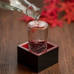 枡に注がれた日本酒